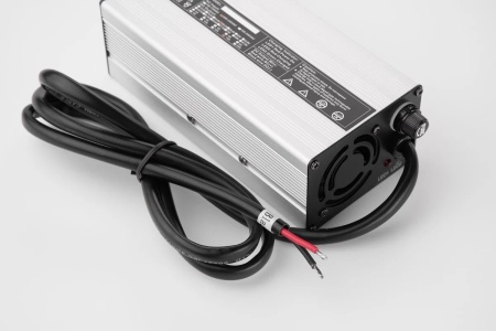 Зарядное устроиство Everest Energy 29.2V15A_0