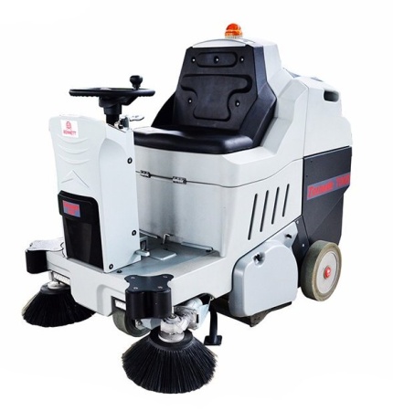 BNT93020 Аккумуляторная подметальная машина с местом оператора Bennett Tornado 700bd