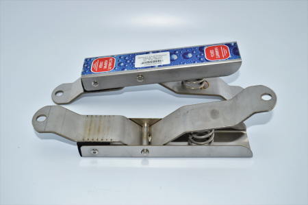 R-M-10890001-Держатель-для-автомобильных-ковриков_-нерж.сталь